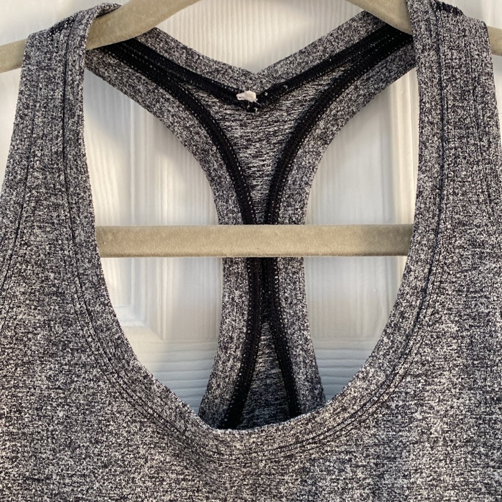 LuluLemon Razorback Tank - Picture 2 of 5